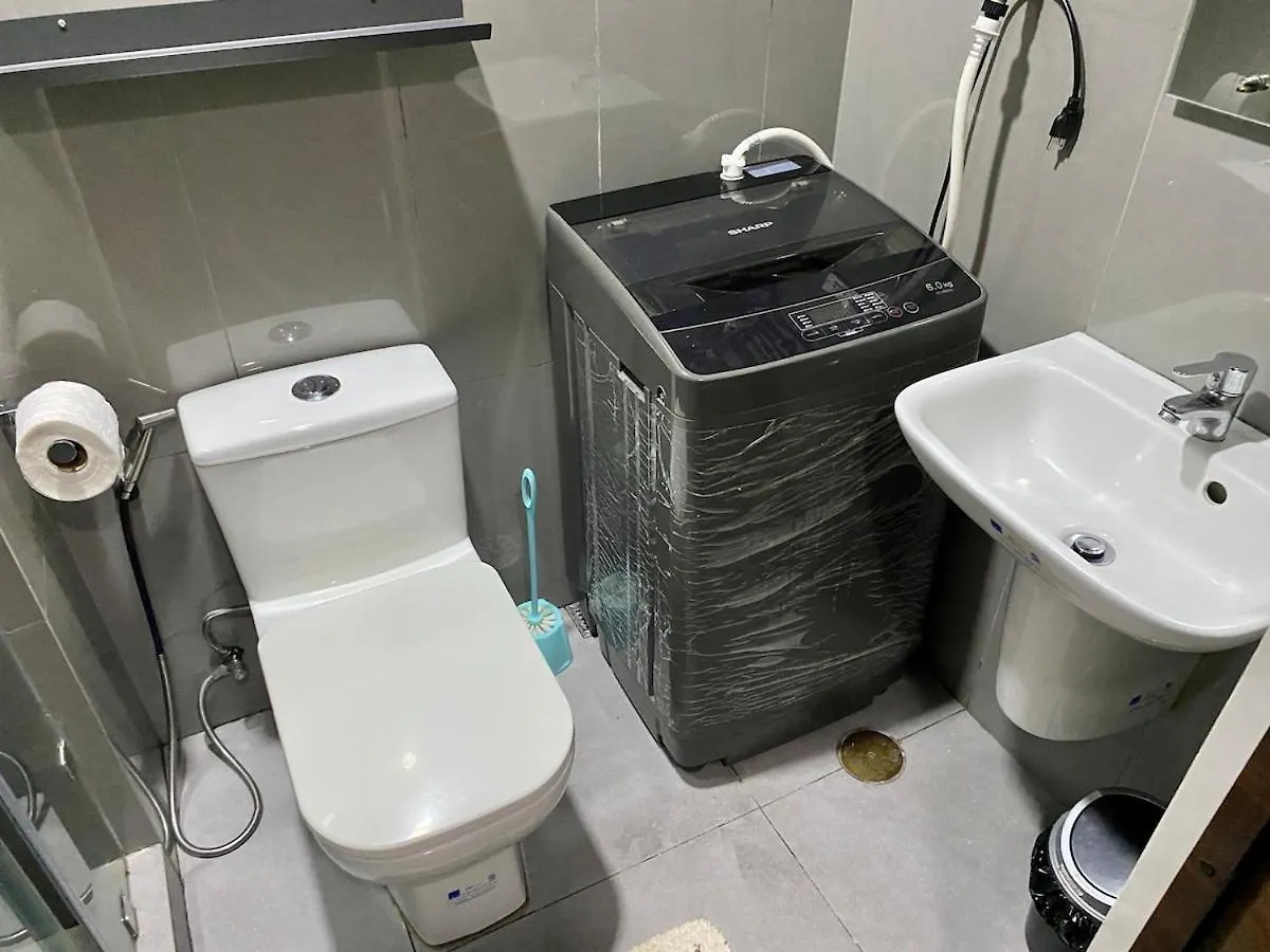 Cruise Ship Condo Escape Makati 300 Mbps Gym Swim Park 2271 Manila 0*,  Filipíny