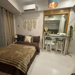 Apartment Cozy Place With View At Greenbelt Makati, Manila