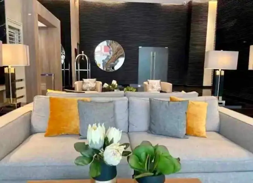Cruise Ship Condo Escape Makati 300 Mbps Gym Swim Park 2271 Manila 0*,  Philippines