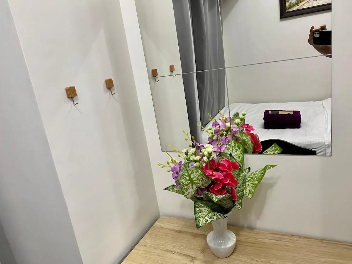 Apartment Cruise Ship Condo Escape Makati 300 Mbps Gym Swim Park 2271 Manila Philippines