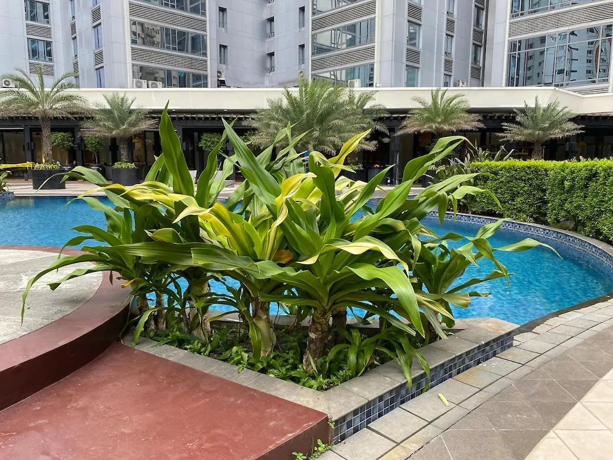 Cruise Ship Condo Escape Makati 300 Mbps Gym Swim Park 2271 Manila 0*,  Philippines